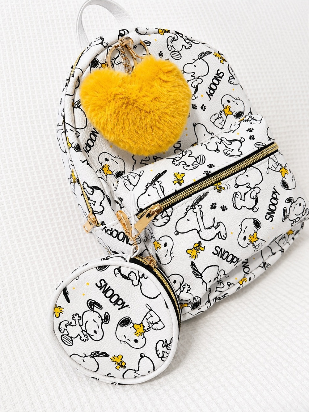 NWT Kids Backpack with Yellow Heart Pom Keychain - Picture 1 of 7